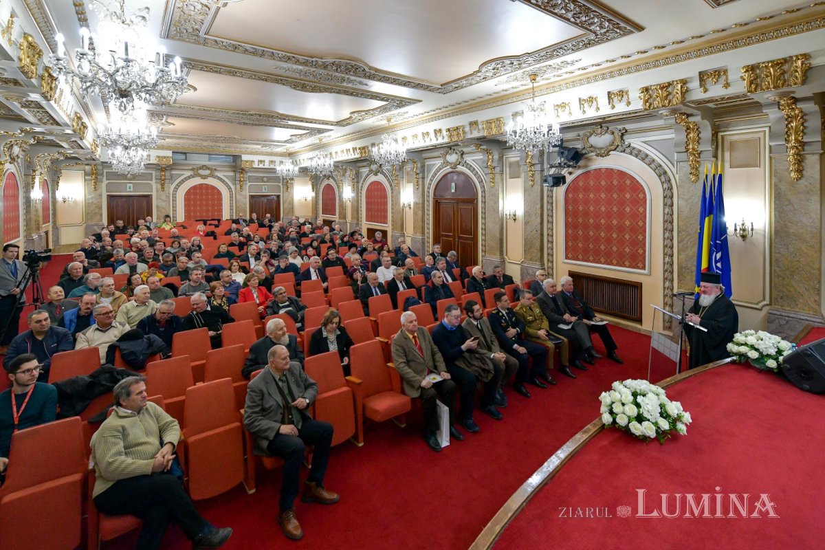 Simpozion istoric la Cercul Militar Național 284592