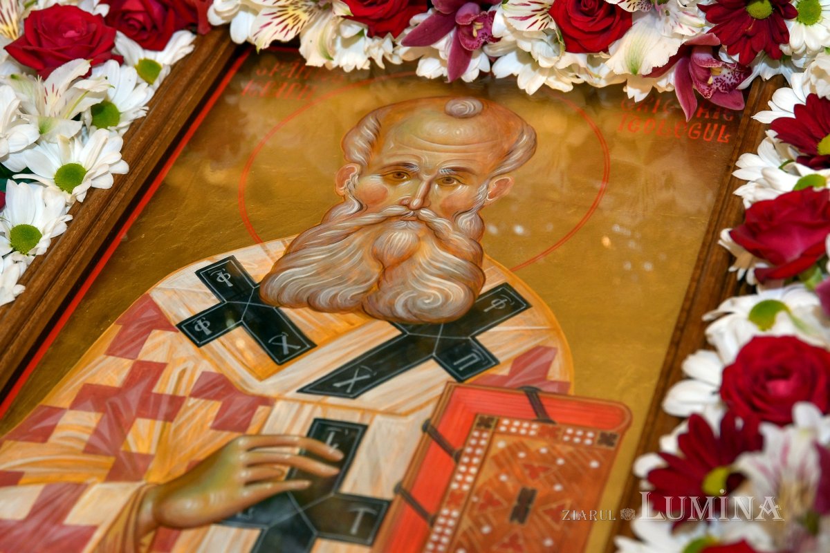 Raclă nouă pentru moaștele Sfântului Grigorie Teologul la o parohie din Capitală 284787