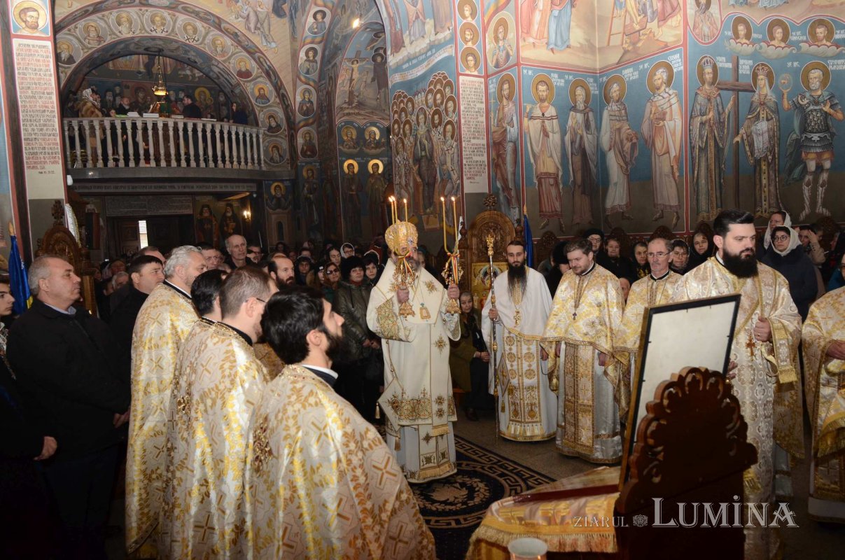 Întreită sărbătoare pentru parohia băcăuană Grozești, Oituz 285071