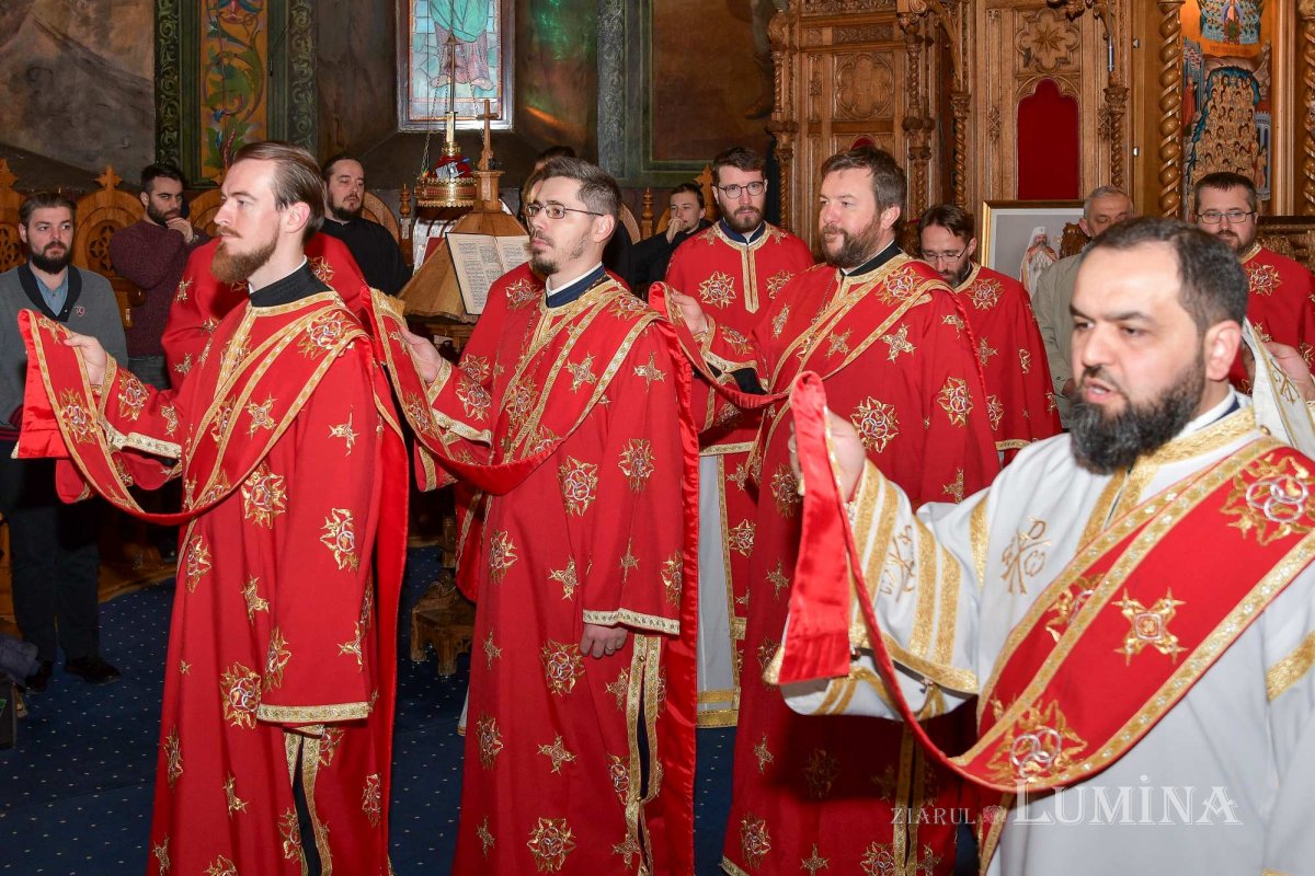 Taina preoției pentru un ostenitor la Biroul de presă al Patriarhiei Române 285383