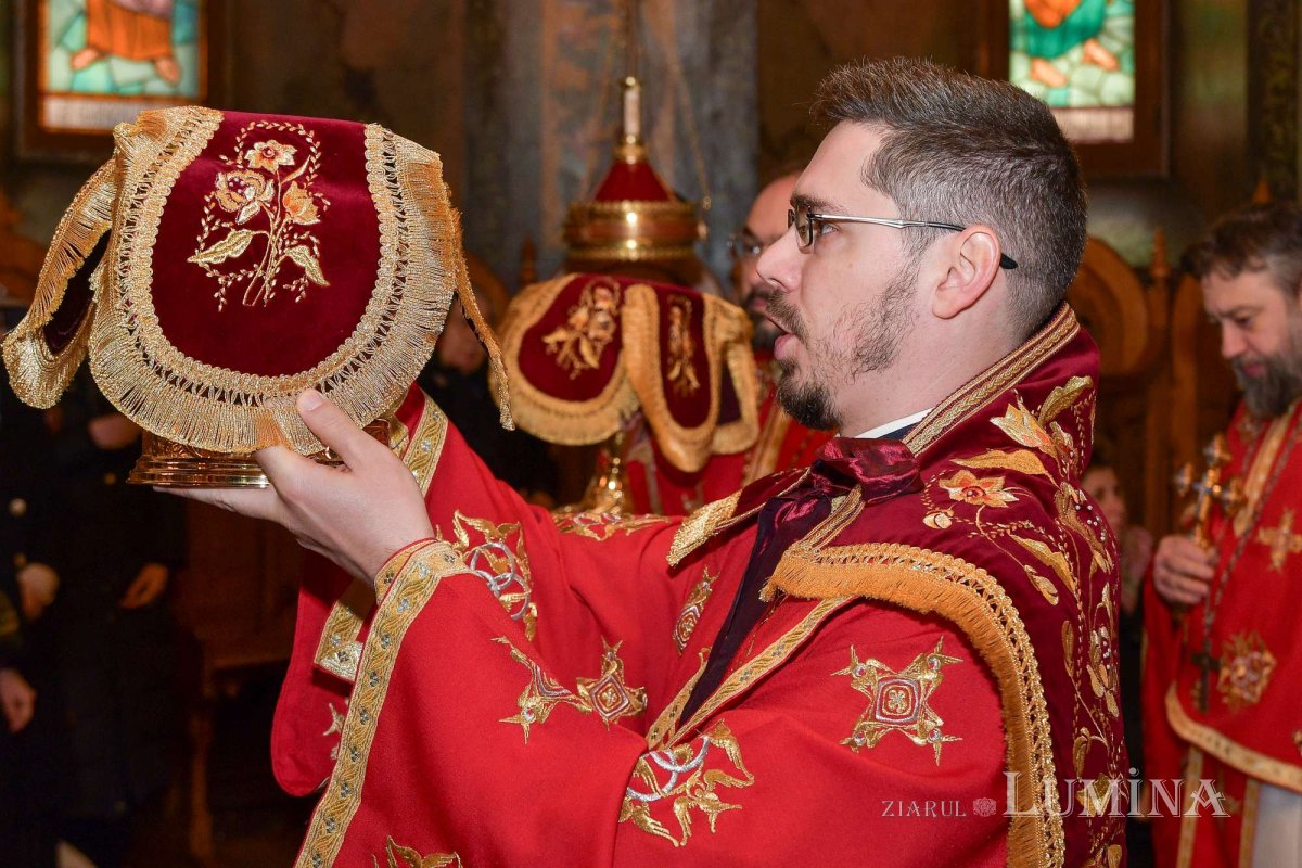 Taina preoției pentru un ostenitor la Biroul de presă al Patriarhiei Române 285396