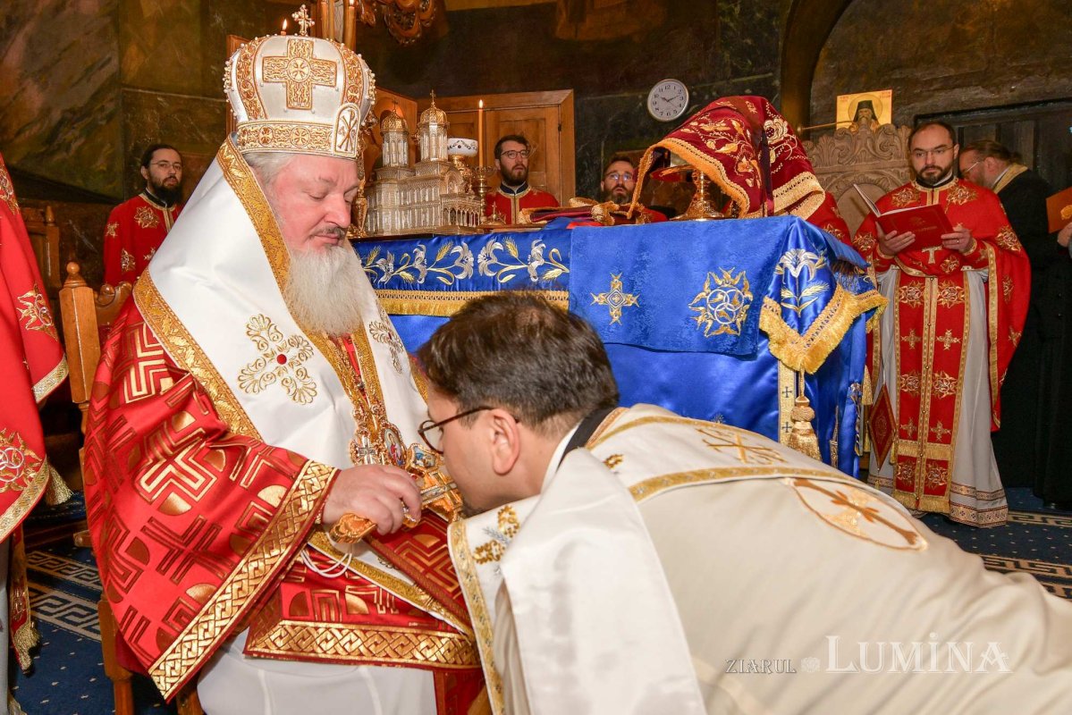 Taina preoției pentru un ostenitor la Biroul de presă al Patriarhiei Române 285403