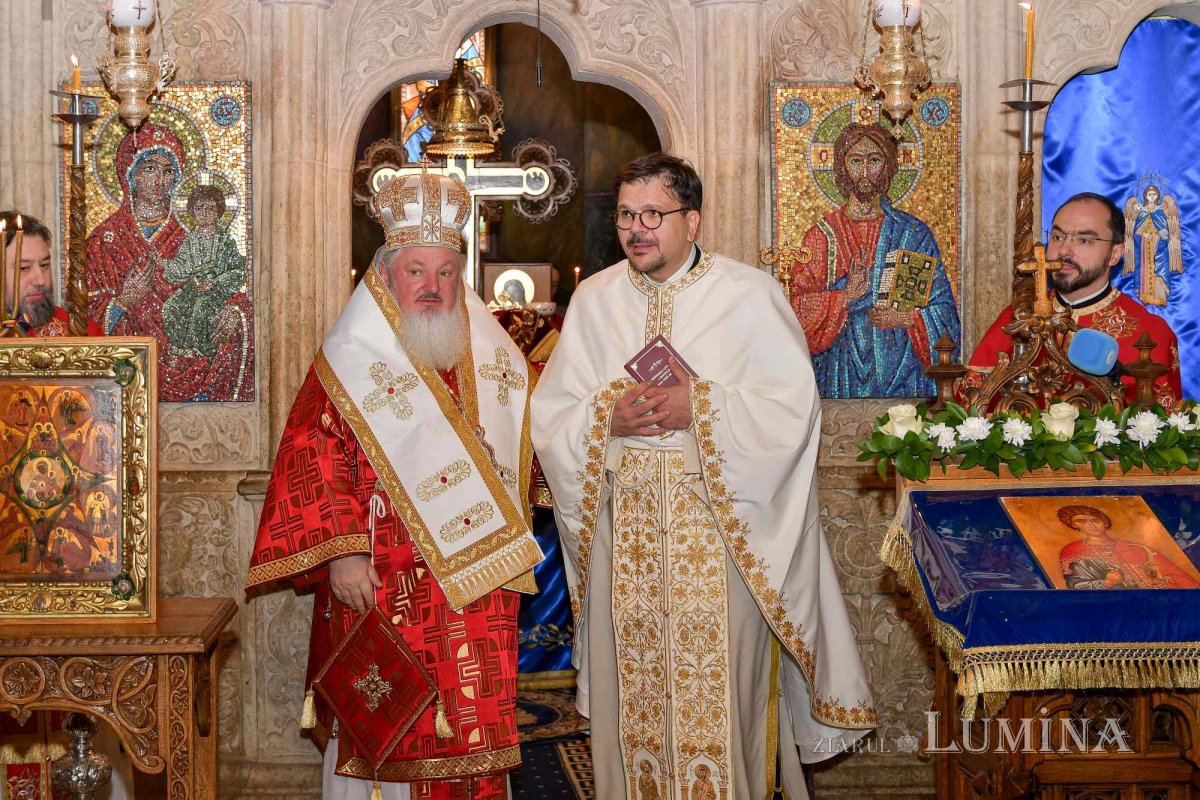 Taina preoției pentru un ostenitor la Biroul de presă al Patriarhiei Române 285408