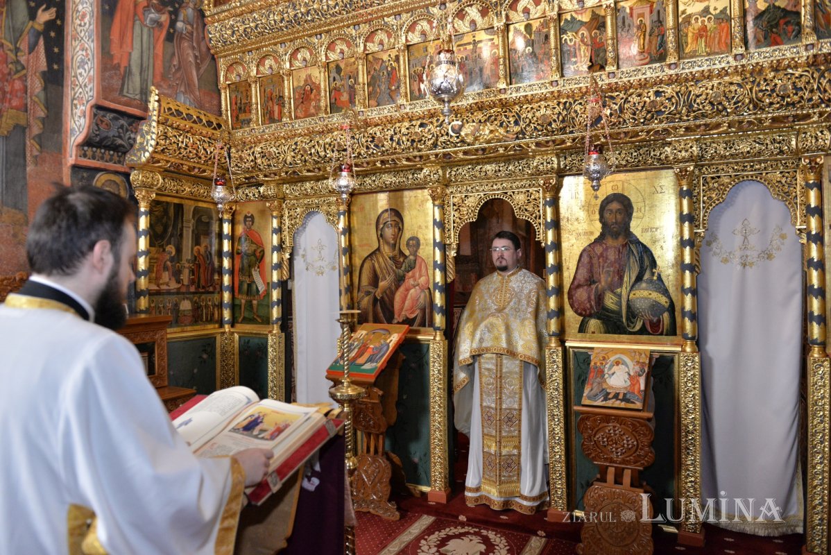 „Iubirea față de Dumnezeu și de aproapele este lumina vieții creștine” 285523