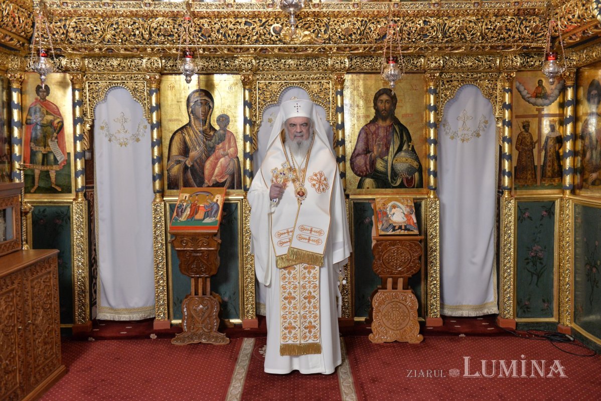 „Iubirea față de Dumnezeu și de aproapele este lumina vieții creștine” 285524