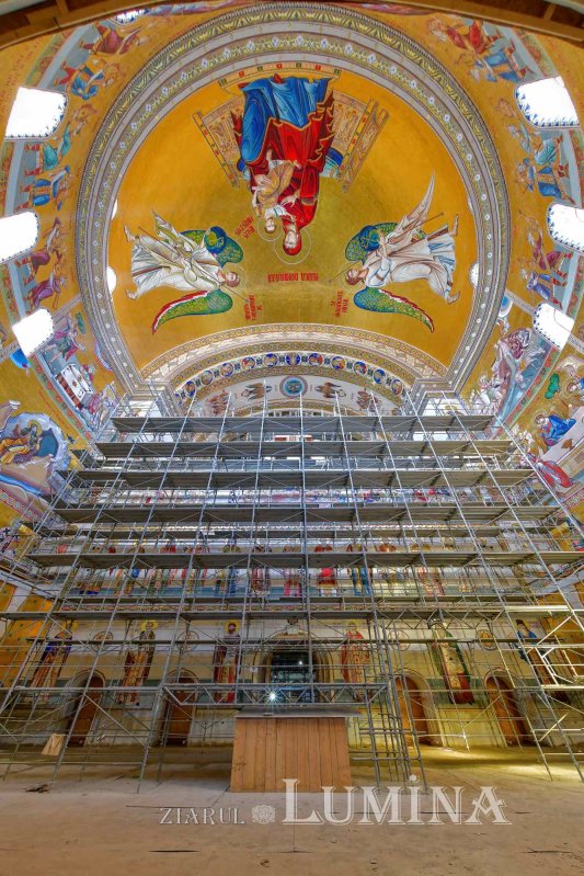 Șantierul Catedralei Naționale în ultima lună a sezonului rece 285814