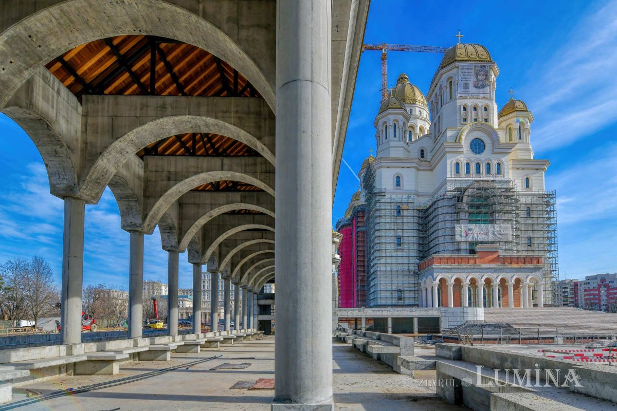 Șantierul Catedralei Naționale în ultima lună a sezonului rece 285831