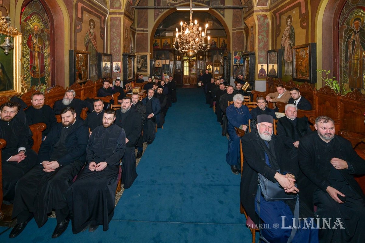 Distincții pentru cântăreții bisericești din Protoieria Sector 1 Capitală 286331