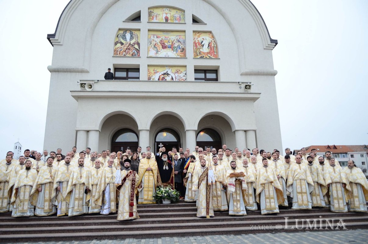 Sinaxă a preoților și instalare de protopop la Onești 286581