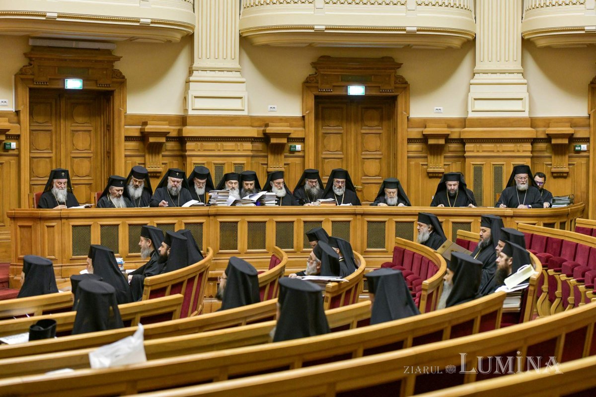 Întrunirea Sfântului Sinod al Bisericii Ortodoxe Române la Palatul Patriarhiei 287348
