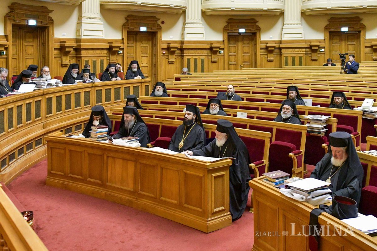 Întrunirea Sfântului Sinod al Bisericii Ortodoxe Române la Palatul Patriarhiei 287352
