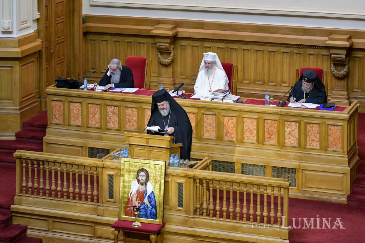 Întrunirea Sfântului Sinod al Bisericii Ortodoxe Române la Palatul Patriarhiei 287354