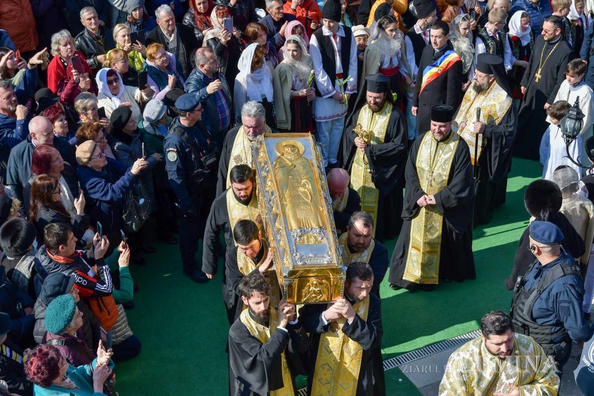 A început pelerinajul cu moaștele Sfântului Cuvios Dimitrie cel Nou 287667