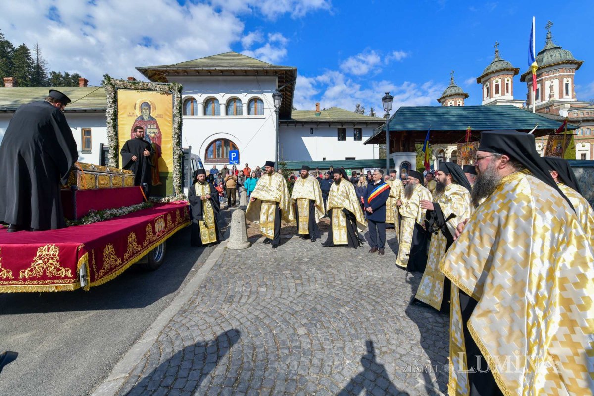 A început pelerinajul cu moaștele Sfântului Cuvios Dimitrie cel Nou 287676