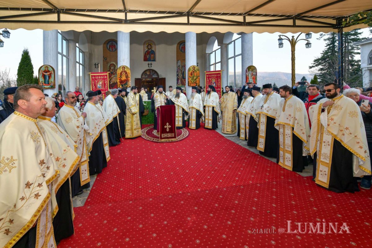 A început pelerinajul cu moaștele Sfântului Cuvios Dimitrie cel Nou 287692