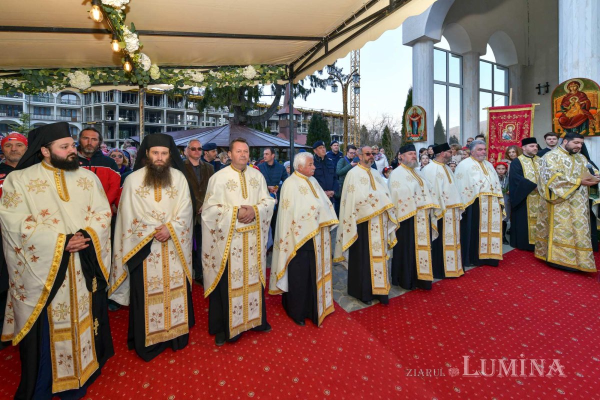 A început pelerinajul cu moaștele Sfântului Cuvios Dimitrie cel Nou 287695