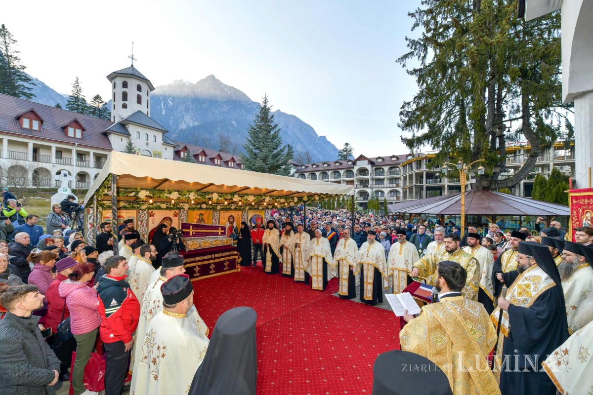 A început pelerinajul cu moaștele Sfântului Cuvios Dimitrie cel Nou 287696