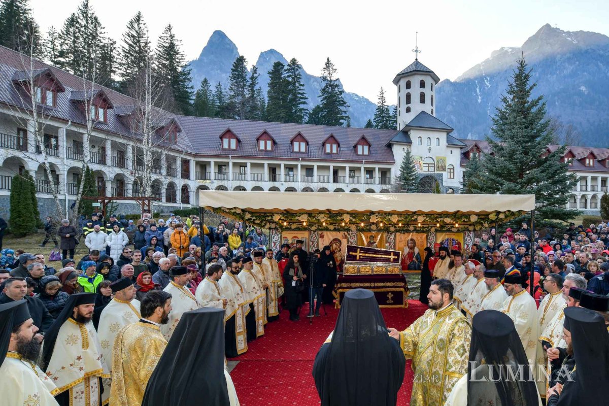 A început pelerinajul cu moaștele Sfântului Cuvios Dimitrie cel Nou 287698