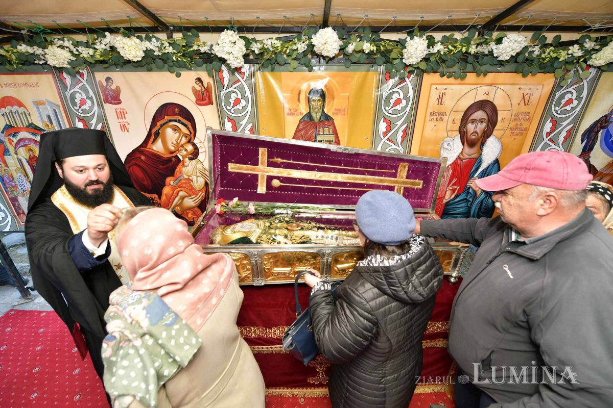 A început pelerinajul cu moaștele Sfântului Cuvios Dimitrie cel Nou 287708