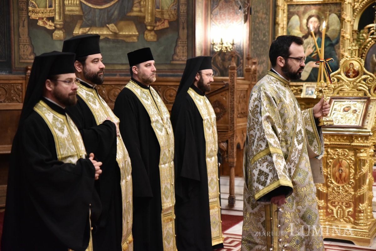 Binecuvântare la plecarea moaştelor din Catedrala Patriarhală 287476