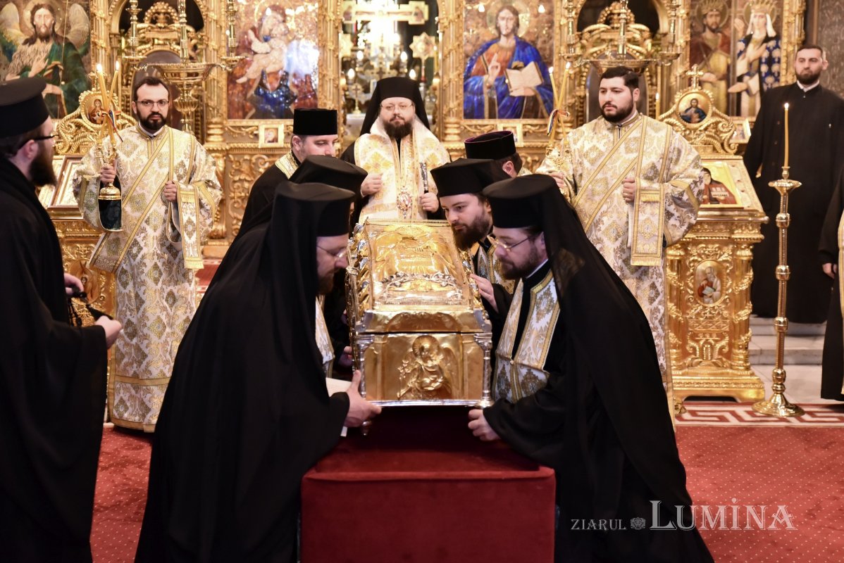 Binecuvântare la plecarea moaştelor din Catedrala Patriarhală 287480
