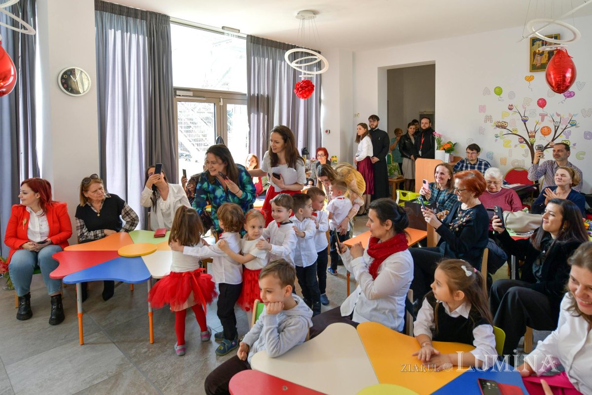 Copiii de la Grădinița Patriarhiei Române și‑au sărbătorit mamele 288011