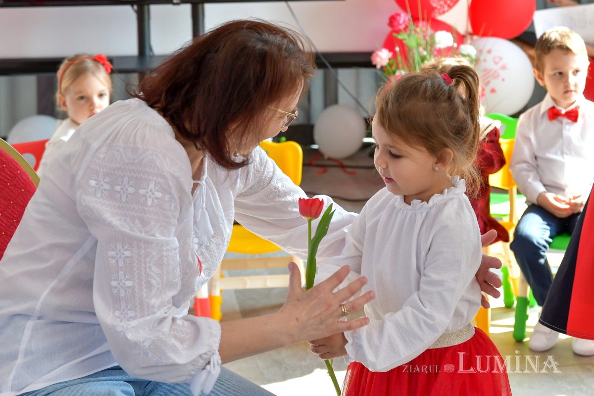Copiii de la Grădinița Patriarhiei Române și‑au sărbătorit mamele 288022