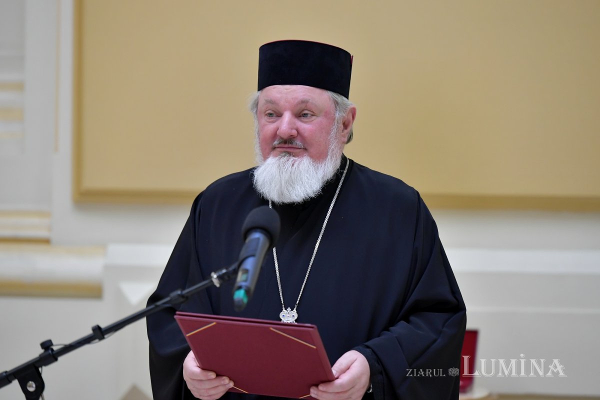 „Crucea Patriarhală” pentru părintele consilier Michael Tița 288078