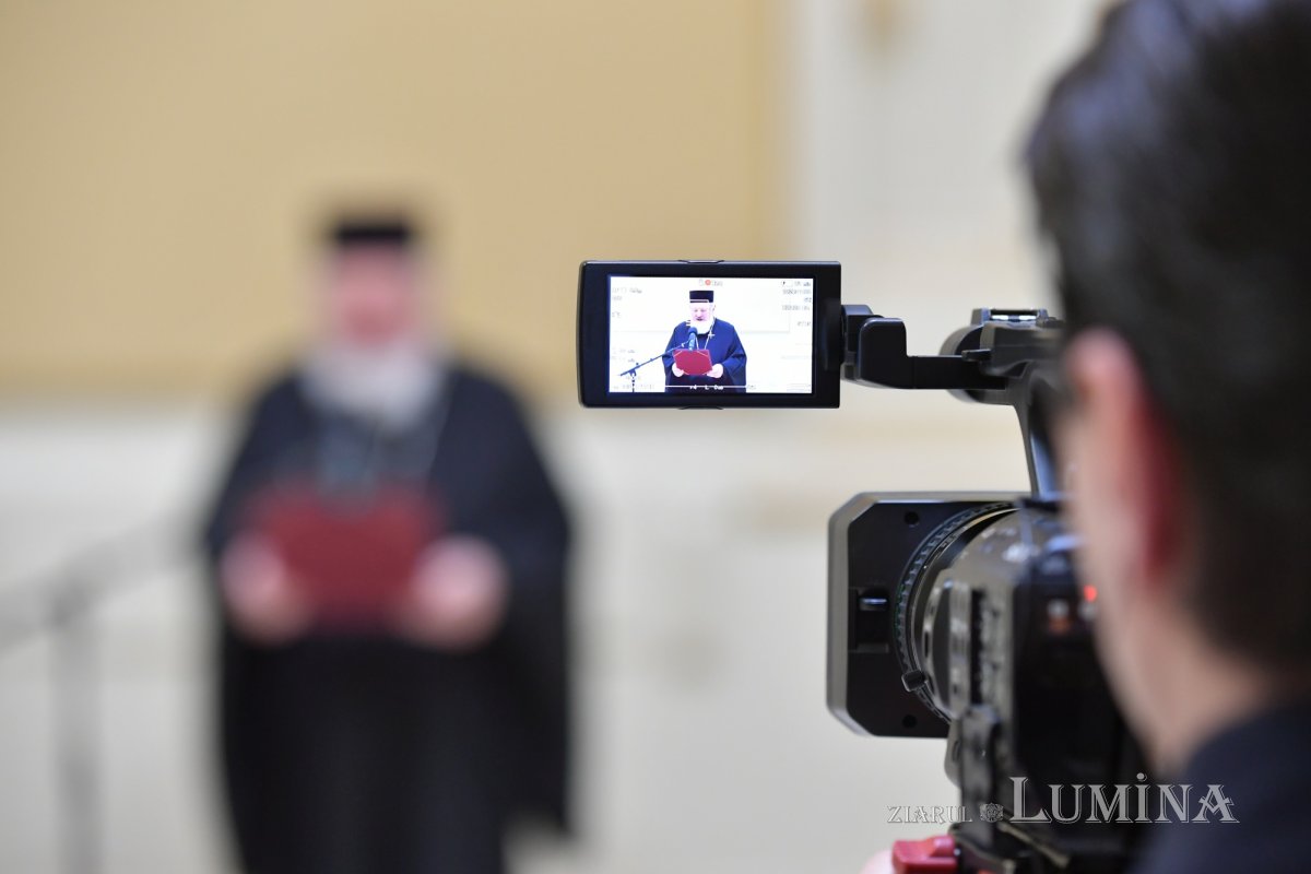 „Crucea Patriarhală” pentru părintele consilier Michael Tița 288085