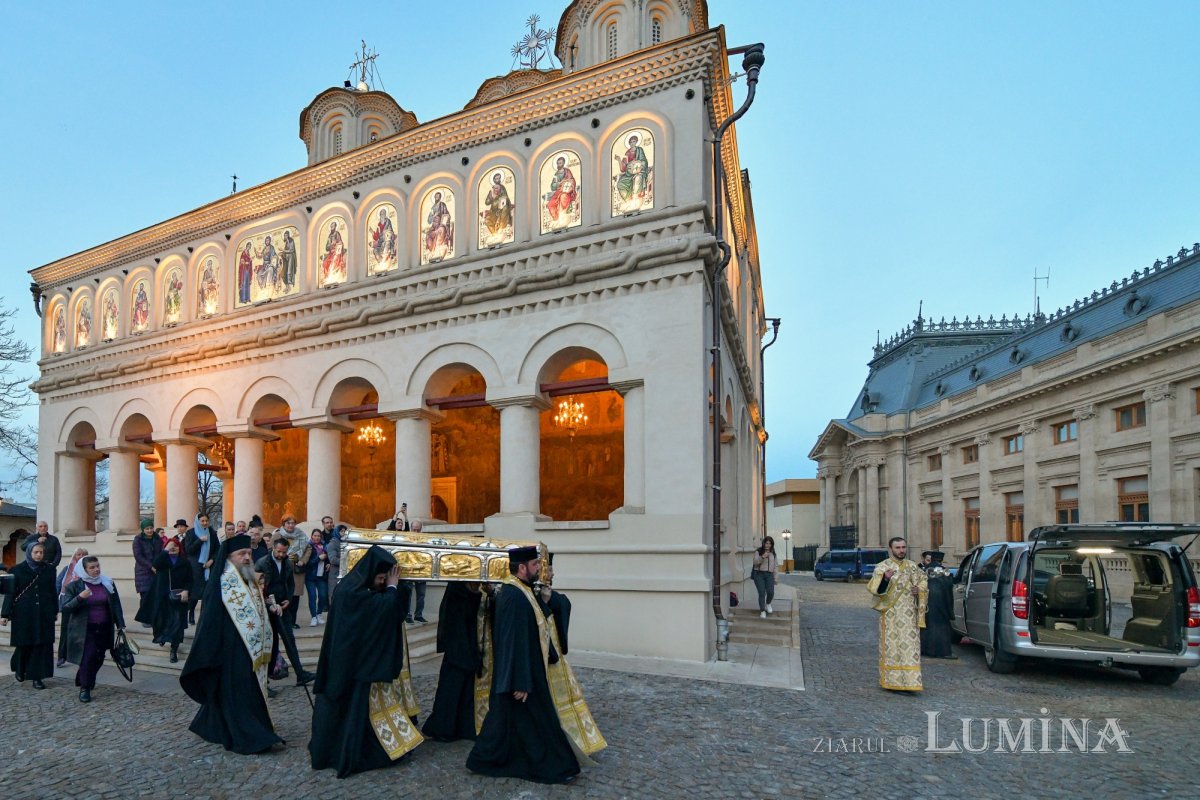 Începutul pelerinajului în ultimele două protopopiate prahovene 288322
