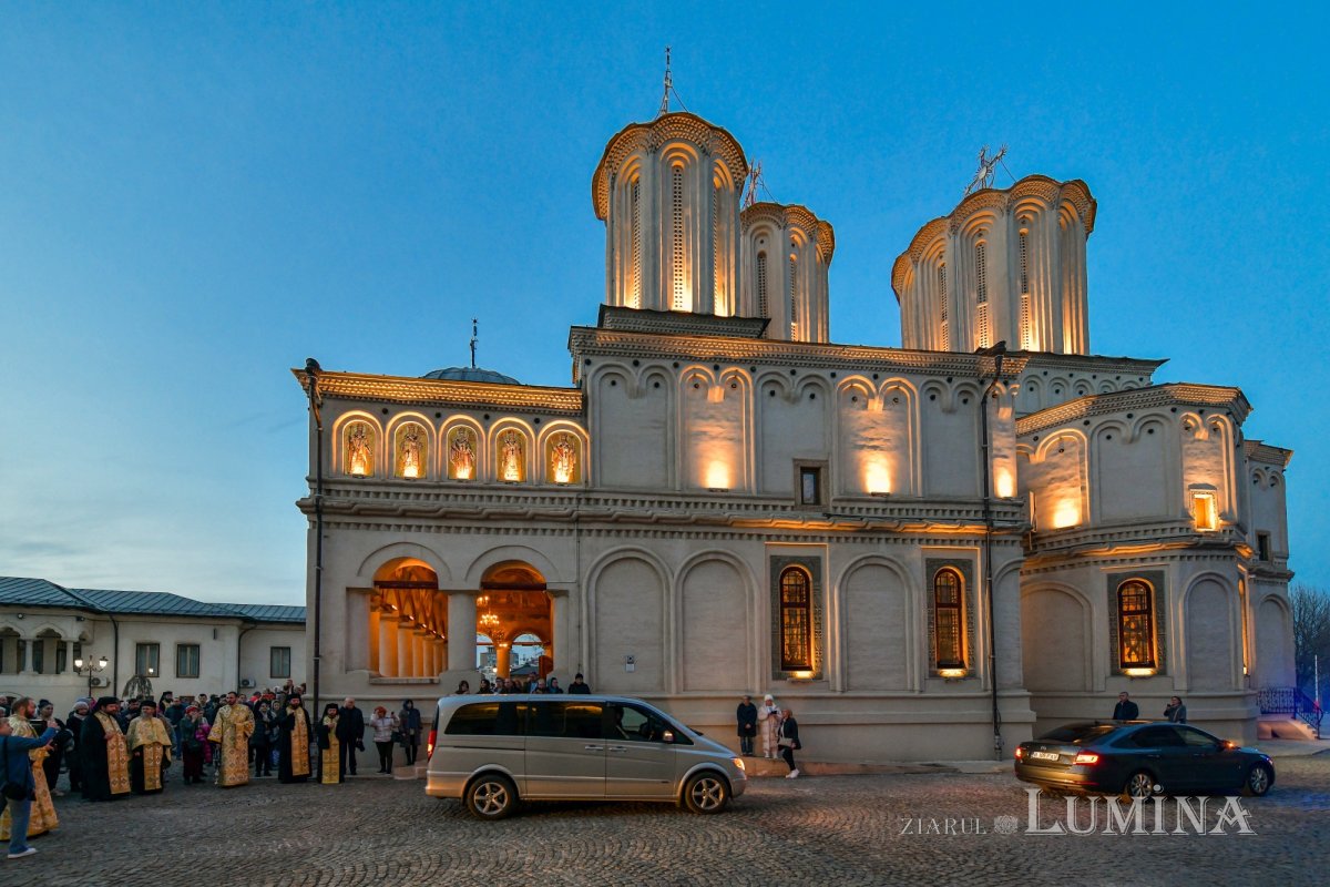 Începutul pelerinajului în ultimele două protopopiate prahovene 288325