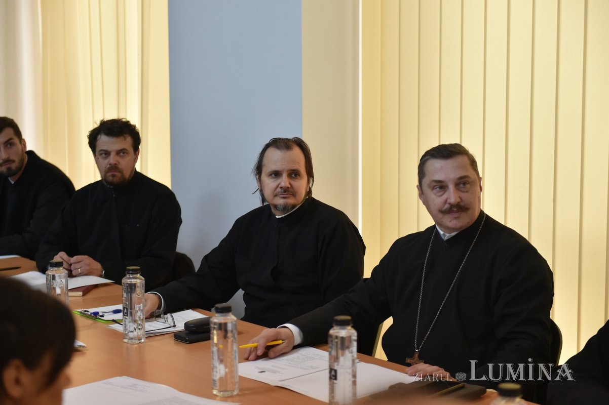 Întâlnire consultativă privind cateheza parohială în Arhiepiscopia Bucureștilor 288513