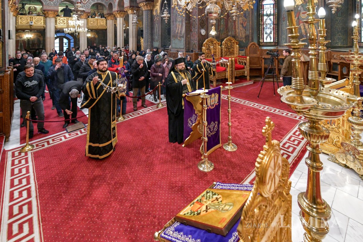 Slujba Canonului cel Mare continuă la Catedrala Patriarhală 289175