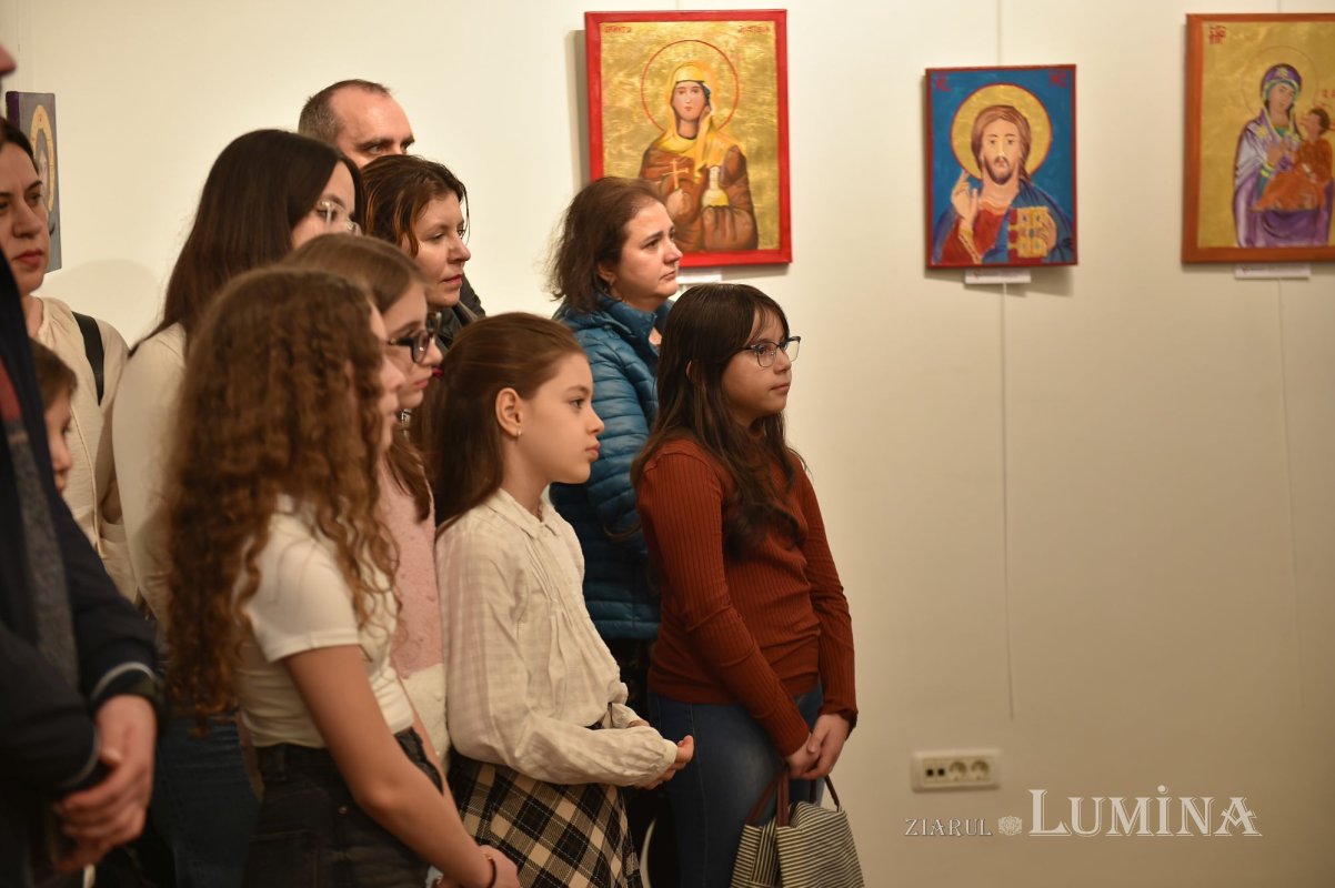 Expoziție de icoane pictate de copii din sectorul 2 289463