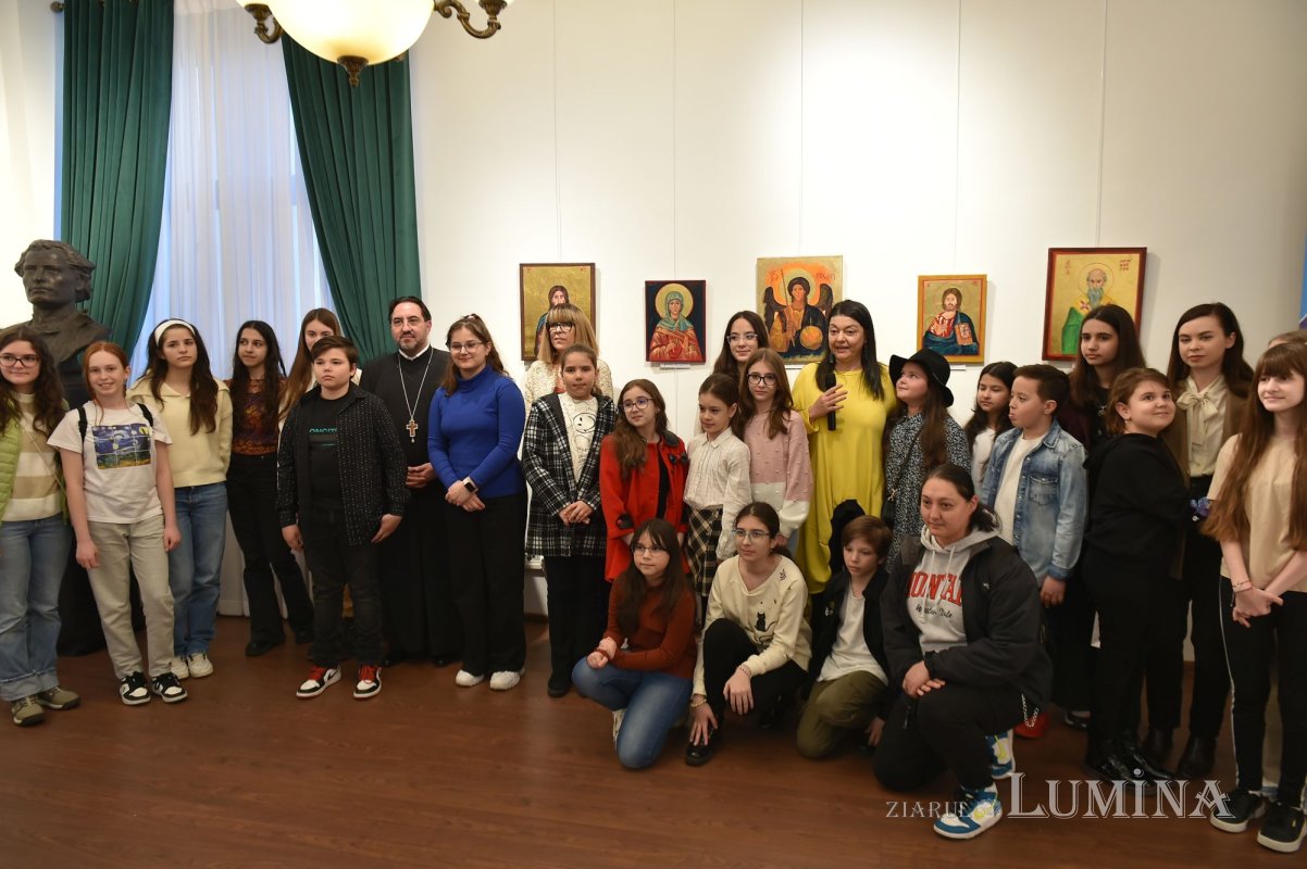 Expoziție de icoane pictate de copii din sectorul 2 289464