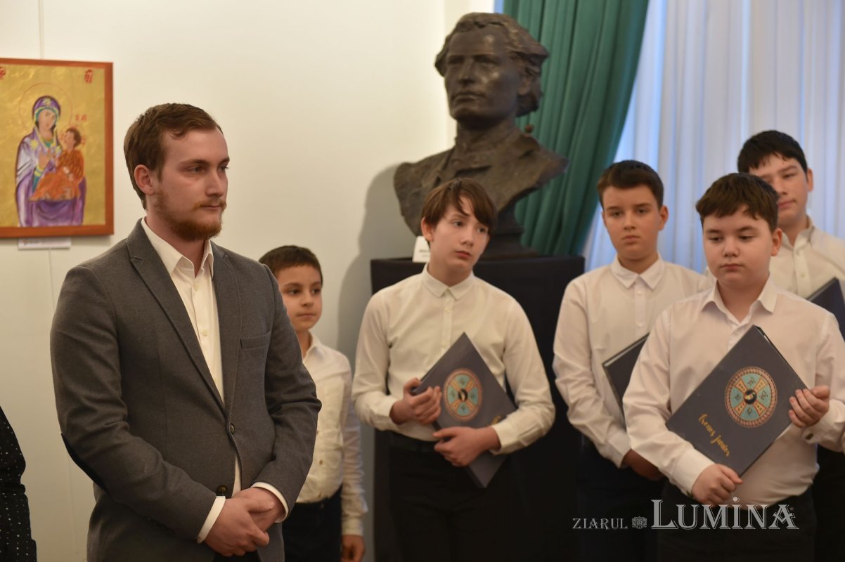 Expoziție de icoane pictate de copii din sectorul 2 289470