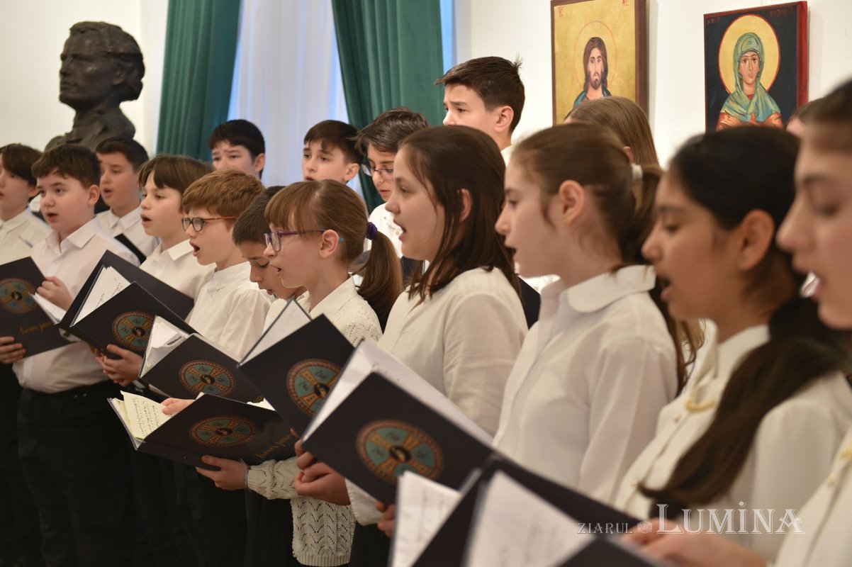 Expoziție de icoane pictate de copii din sectorul 2 289472