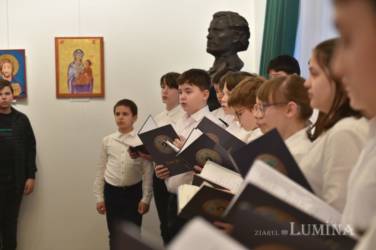 Expoziție de icoane pictate de copii din sectorul 2 289473
