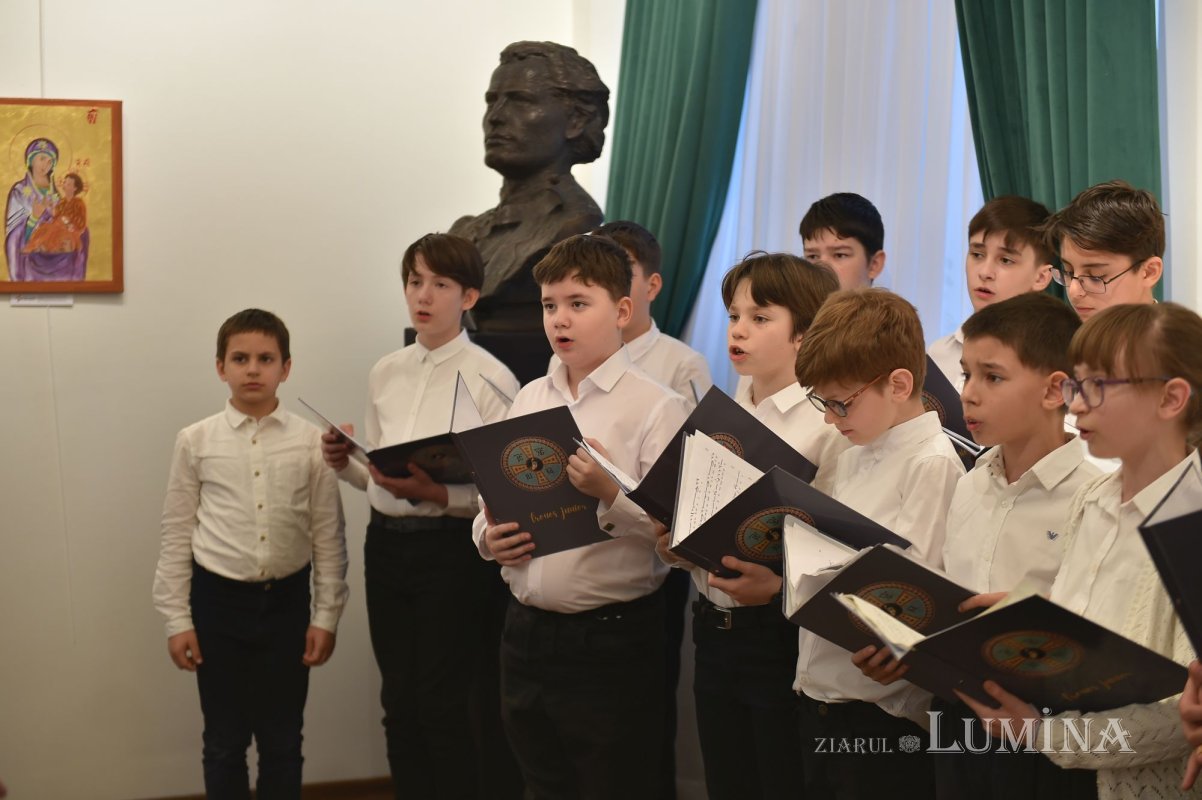 Expoziție de icoane pictate de copii din sectorul 2 289474