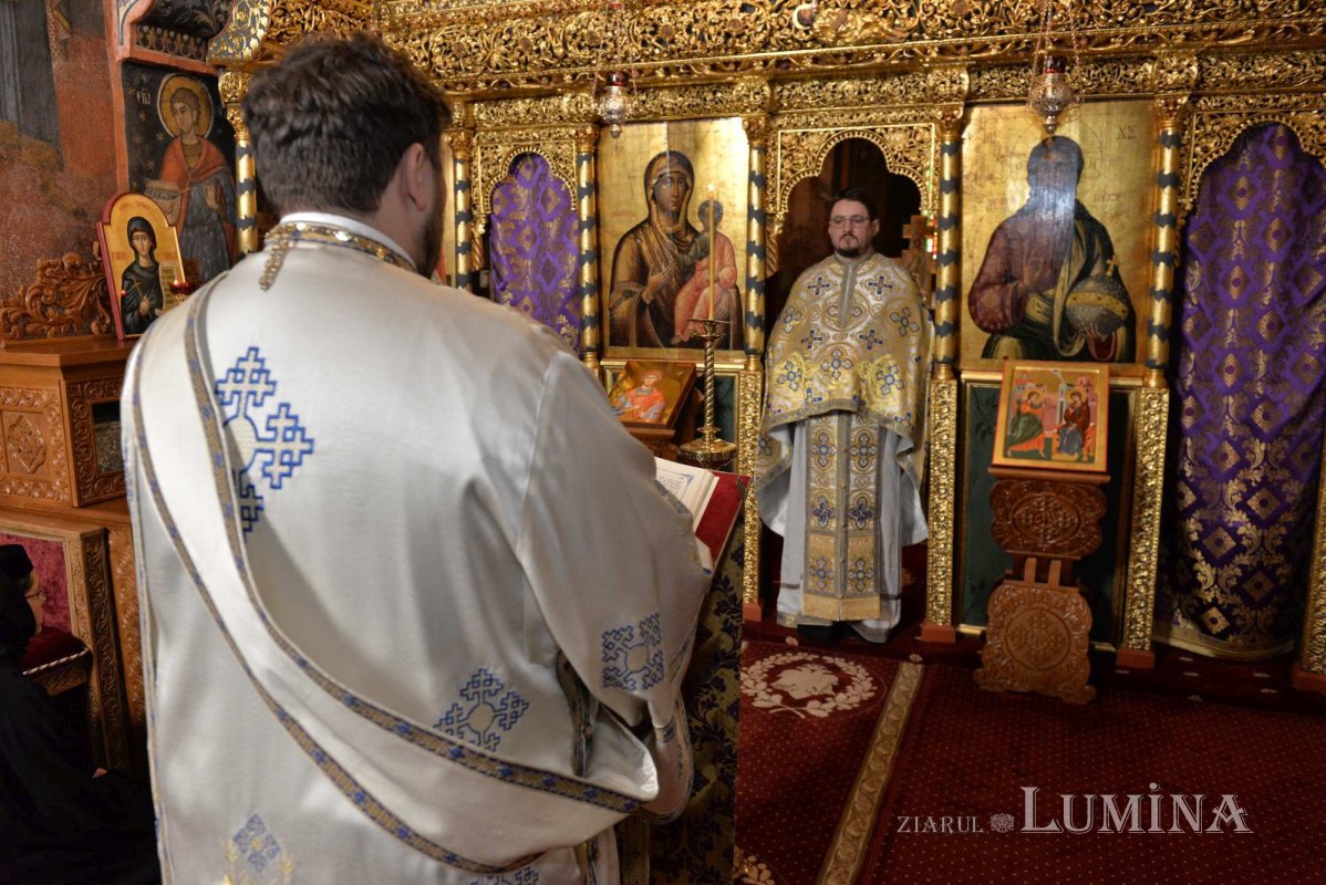„Înomenirea Fiului lui Dumnezeu este începutul îndumnezeirii omului” 289642