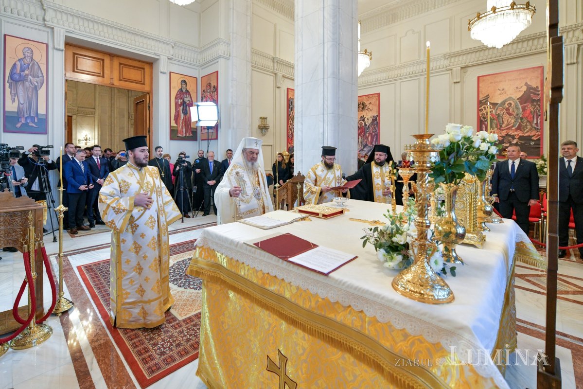 Patriarhul României a sfințit capela din incinta Palatului Parlamentului 289728