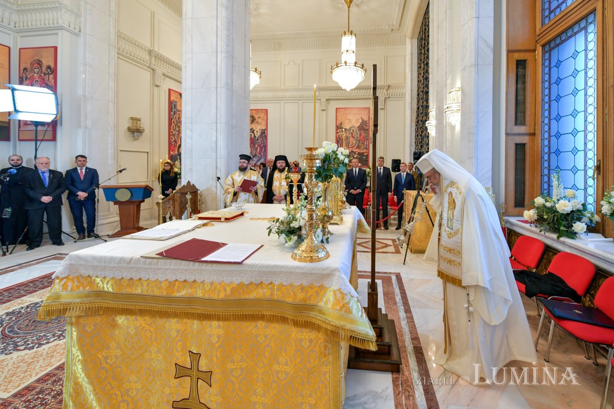 Patriarhul României a sfințit capela din incinta Palatului Parlamentului 289731