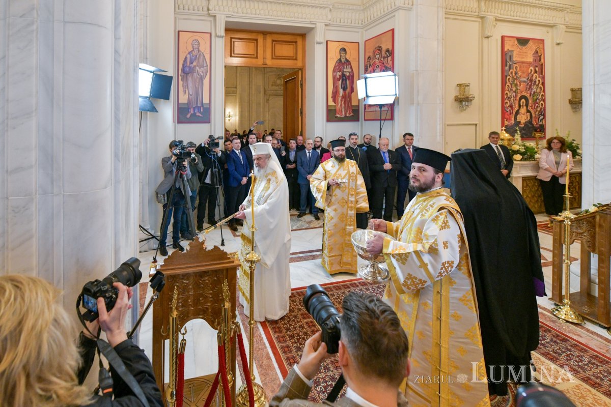 Patriarhul României a sfințit capela din incinta Palatului Parlamentului 289747