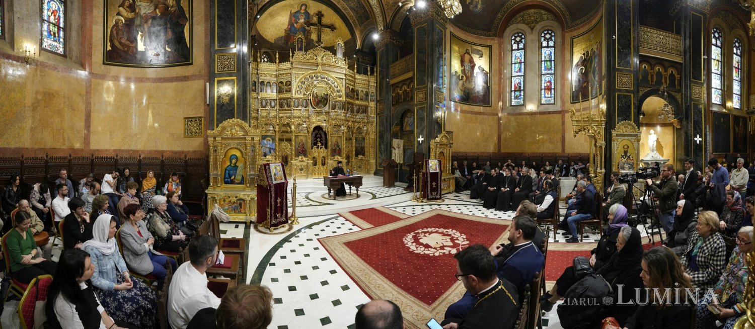 Conferință dedicată tinerilor la o biserică monumentală din Capitală 290913