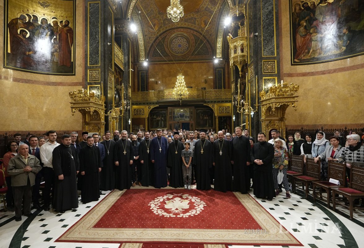 Conferință dedicată tinerilor la o biserică monumentală din Capitală 290915