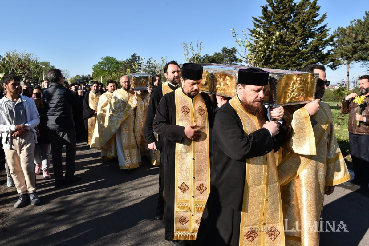 Moaștele Cuviosului Dimitrie cel Nou în lăcașuri din sectorul 2 291097