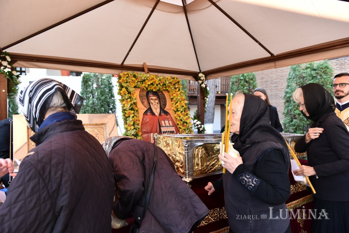 Moaștele Cuviosului Dimitrie cel Nou în lăcașuri din sectorul 2 291110