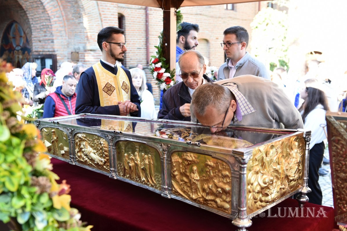 Moaștele Cuviosului Dimitrie cel Nou în lăcașuri din sectorul 2 291112