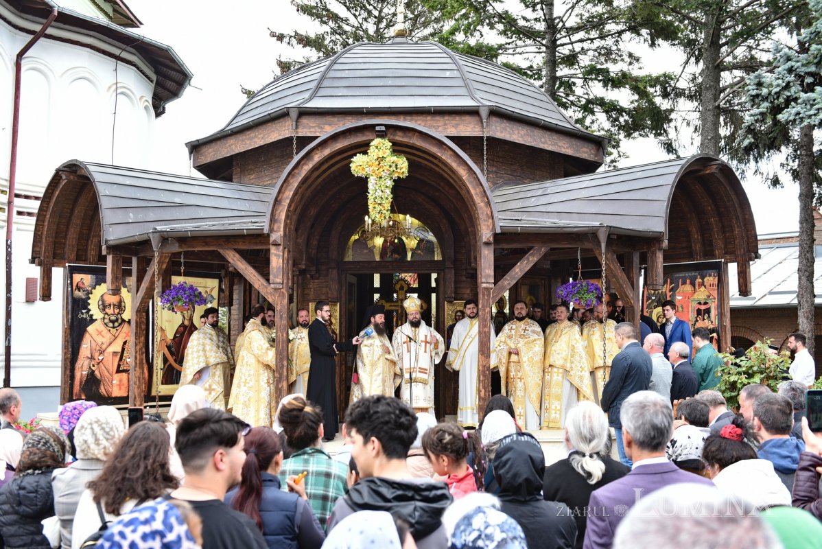 Moaștele Cuviosului Dimitrie cel Nou în lăcașuri din sectorul 2 291117