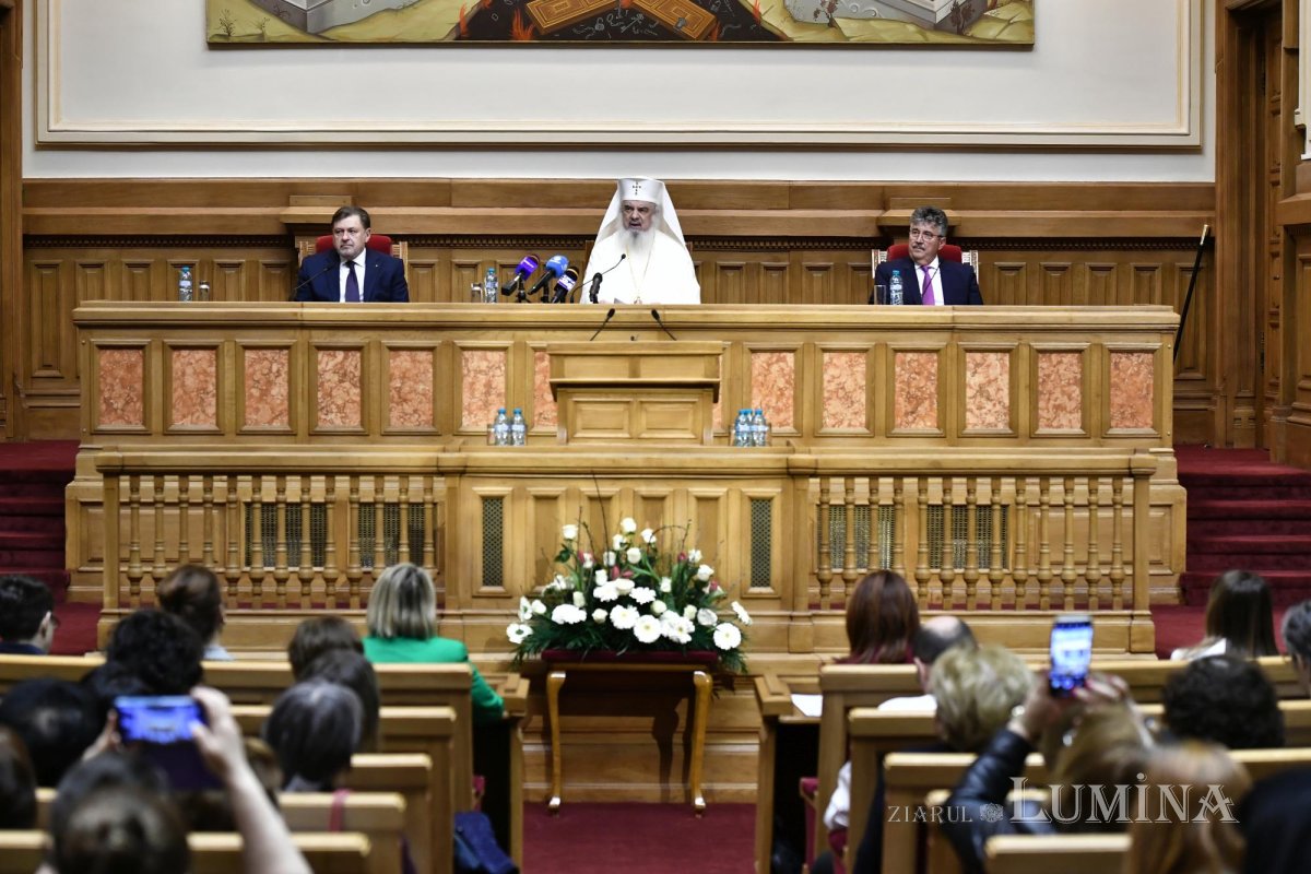 Conferința „Credință și știință - izvor de sănătate” la Palatul Patriarhiei 291337